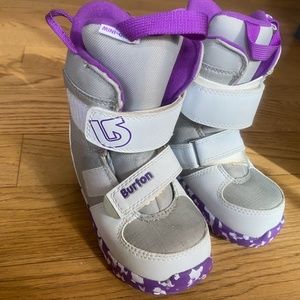 Kids Burton snowboard boots